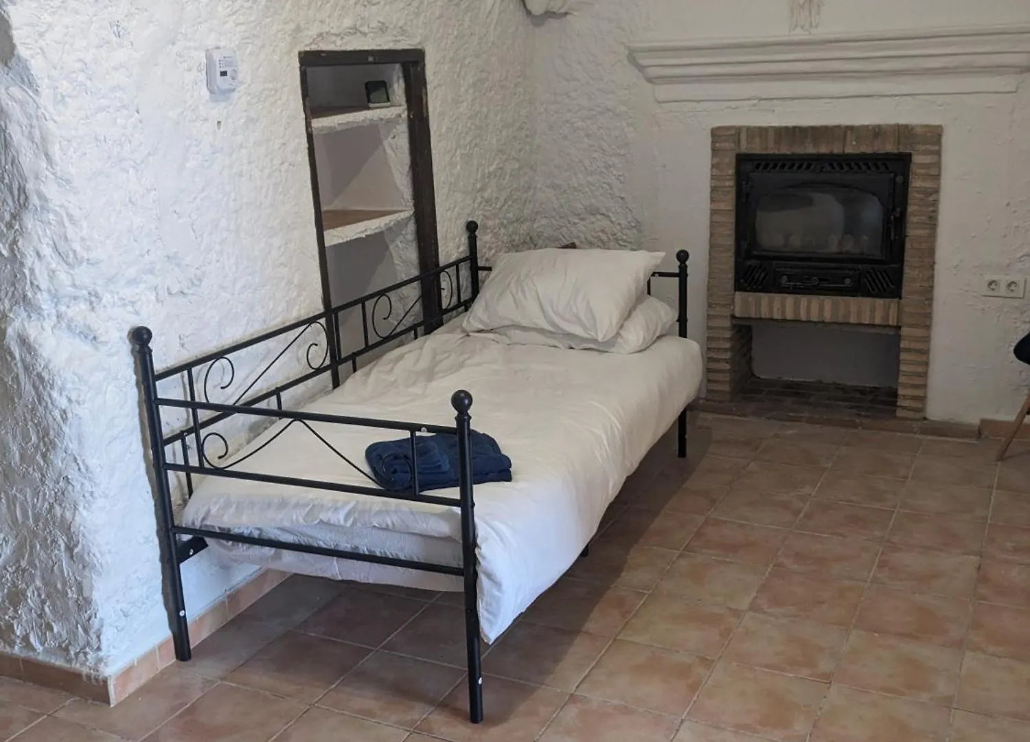 Apartment Cuevas Barrio Las Santas Huescar Spain