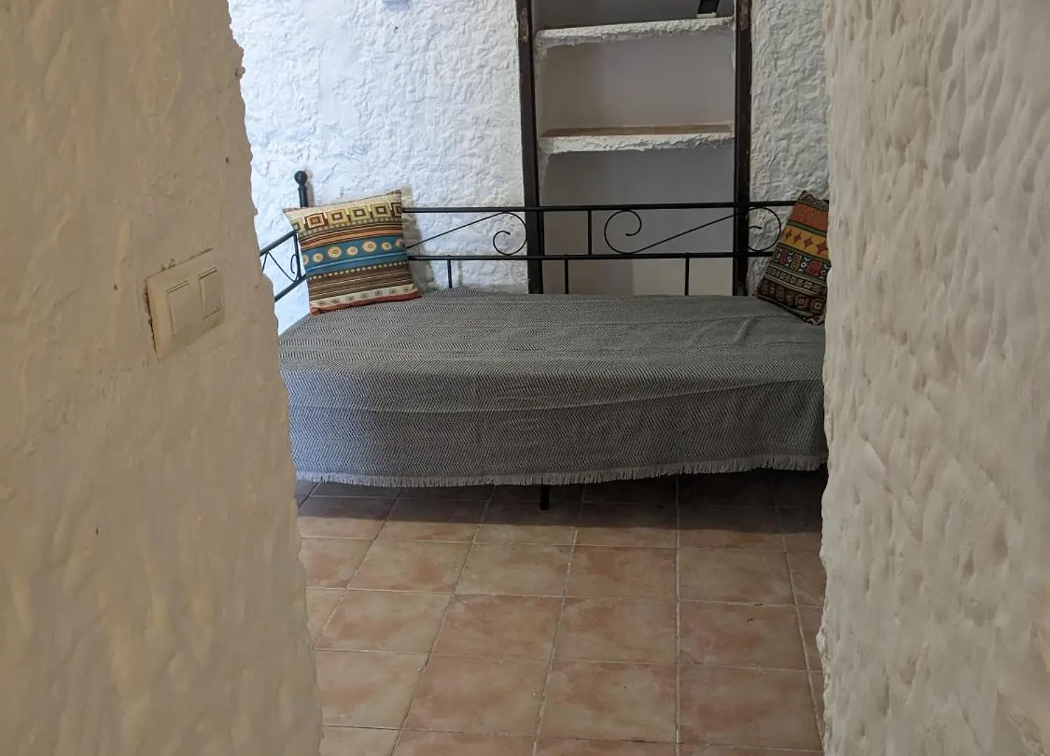 Apartment Cuevas Barrio Las Santas Huescar Spain