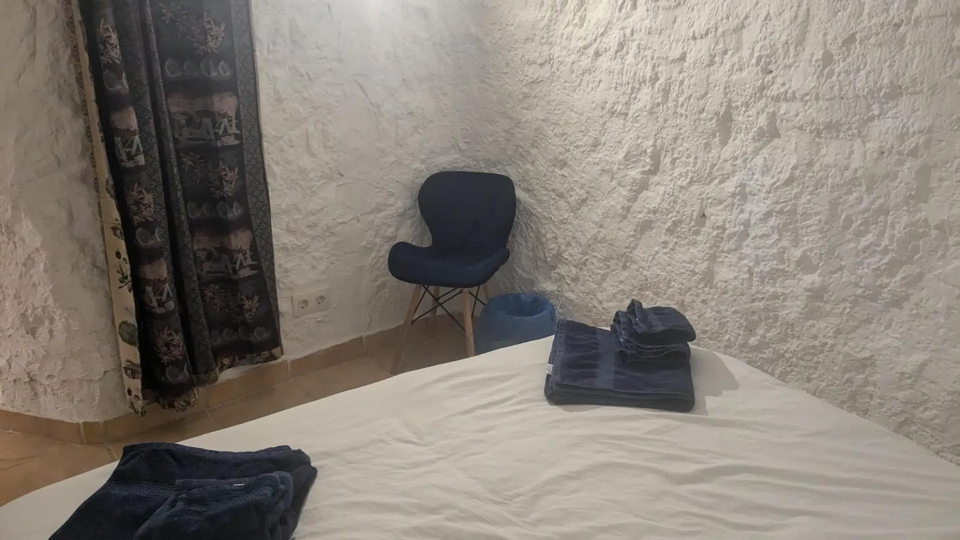 Cuevas Barrio Las Santas Huescar Apartment