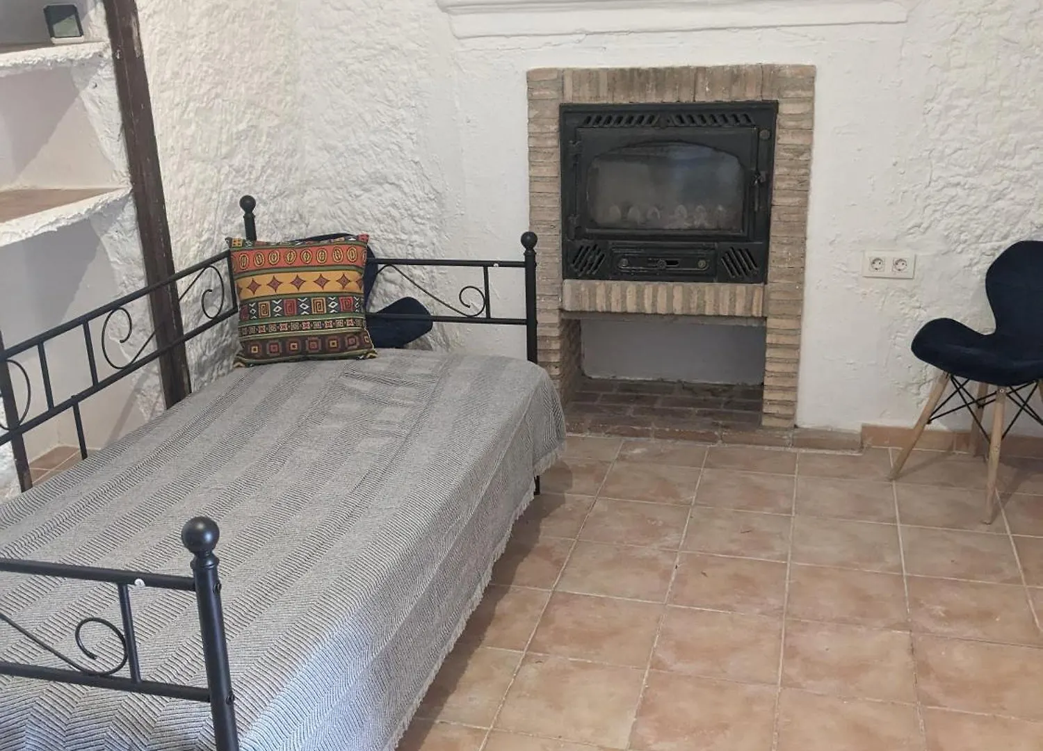 Cuevas Barrio Las Santas Huescar Apartment